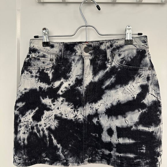 Alice + Olivia Tie Dye Denim Mini Skirt, Size 26 - Picture 2 of 7